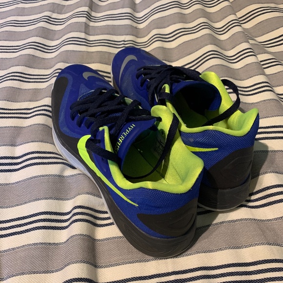 Nike Hyperfuse Low - Picture 2 of 4